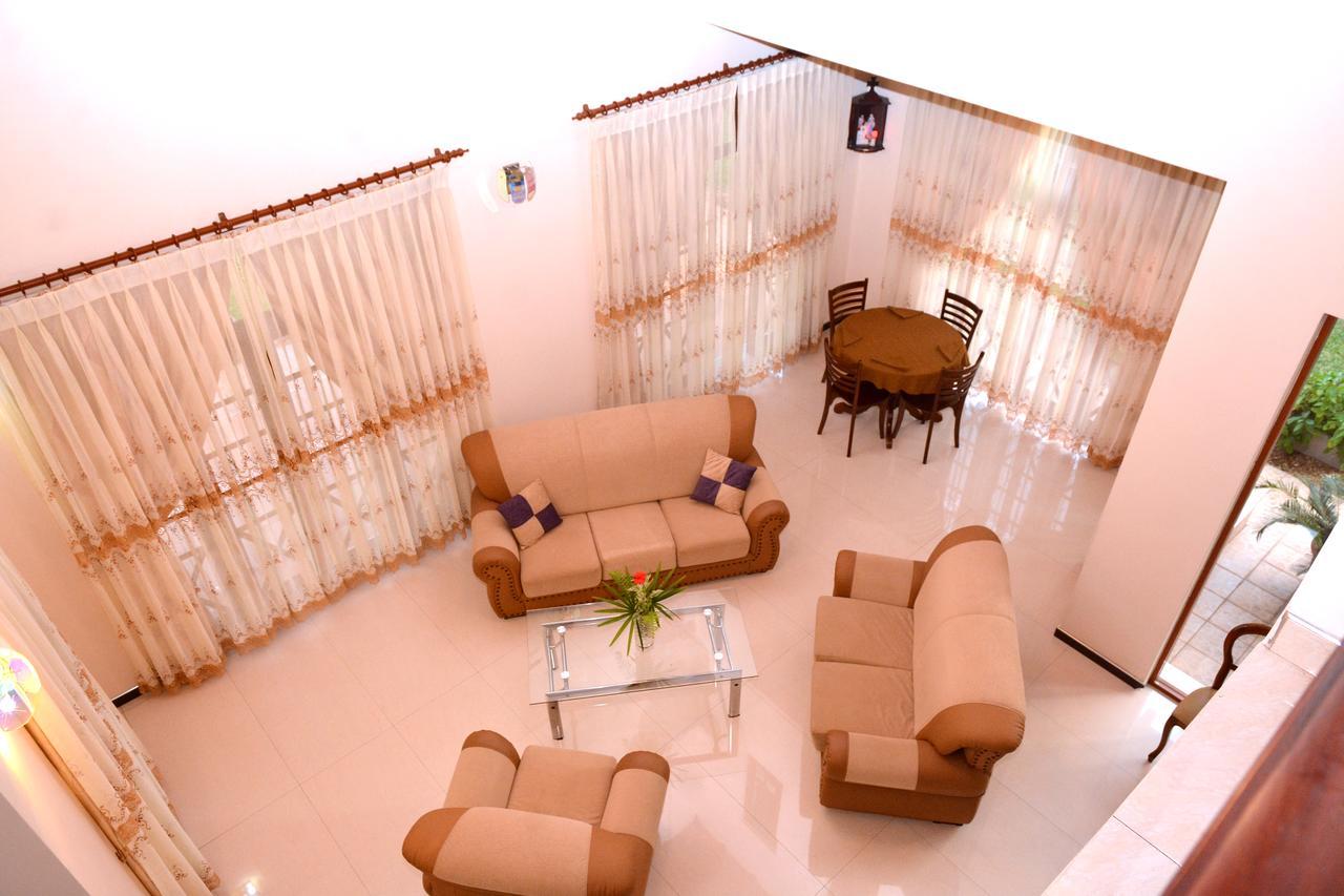 Robi Garden Villa Негомбо Экстерьер фото