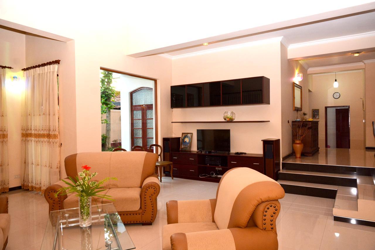 Robi Garden Villa Негомбо Экстерьер фото